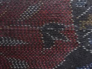 アンティーク　石畳に花更紗模様織出し本場泥大島紬着物